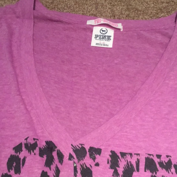 Pink v neck - Picture 2 of 4